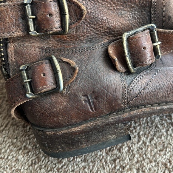 Frye women’s Veronica zipper back slouch boot Cognac brown - Picture 2 of 5